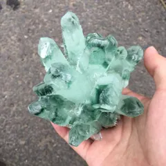 水晶ポイント原石 透明度が高いヒマラヤ水晶クラスター　水晶原石 群晶　水晶の柱 クリスタル 開運浄化 インテリア パワーストーン 開運グッズ 風水アイテム ブレスレット浄化に最適‼︎800-900g