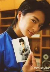 【中古】生写真(ジャニーズ) Hey! Say! JUMP/知念侑李/バストアップ・衣装青・右手写真・右向き/ASIA FIRST TOUR 2012 Hey! Say! JUMP