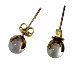 ヴィンテージガラス ピアス スタッズピアス 虹色に変化する レディース アクセサリー 未使用 美品 シンプル おしゃれ 大人可愛い ギフト プレゼント カジュアル フォーマル対応 個性派 ファッション小物