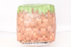 r-582☆ほぼ新☆MINECRAFT スーパービッグサイズエアーウェポン　草ブロック