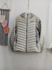 雷市場（ポンジャン）商品韓国直送】T1 2024 GUMAYUSI 防風ジャンパー  