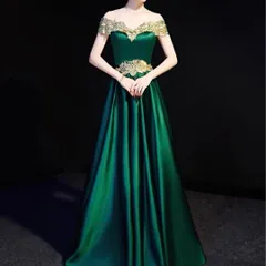 お花のデザインがゴージャスなオフショルダーのイブニングドレス