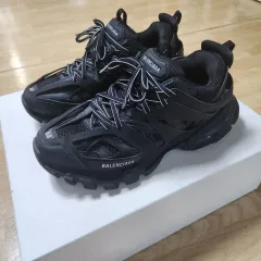 2025年最新】balenciaga track 44の人気アイテム - メルカリ