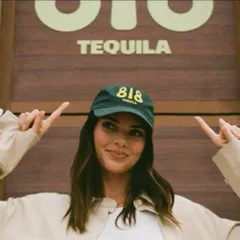 2025年最新】ケンダルジェンナーの人気アイテム - メルカリ