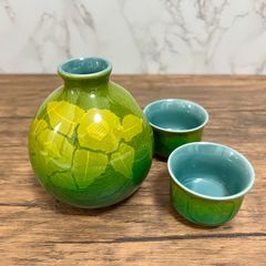 【九谷焼】晩酌揃 銀山茶花 徳利＆盃セット 酒器 ぐい呑み おちょこ Kutani Ware Sake Bottle Cup Set