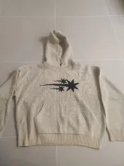 アイボリー 出演者 刺繡 フード ニット