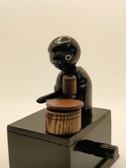 【神戸人形　壺 】―見るたびに新しい発見。あなたの暮らしに遊び心を―