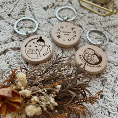 マタニティマーク　マタニティキーホルダー　妊娠報告　キーホルダー　ウッドキーホルダー