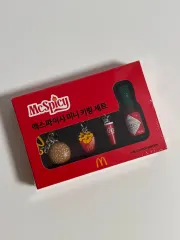 韓国 マクドナルド ポーチ&チャーム　2点セット 2025年最新】韓国マックの人気アイテム - メルカリ