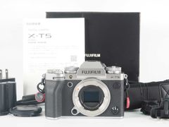富士フィルム Fujifilm Fuji X-T5 40.2 MP Mirrorless Digital Camera Silver Body 元箱 [新品同様] #Z5042A