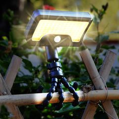 【在庫処分】3つ知能モード USB充電可 自動点灯消灯 角度調節 360°回転 高感度人感センサーソーラー クリップ式 玄関/廊下/駐車場/庭適用 電球色 防犯 暖色 防災 防水 停電 人感 ソーラー 地震 屋外 津波 屋外 台風対策 センサーライト (ブラッ