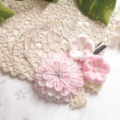 つまみ細工のコサージュ❀リボンと淡ピンク色❀ピン付きクリップ