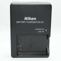 ✨紛失でお困りの方に✨⭐️予備としても大変便利⭐️❤️純正品❤️Nikon ニコン バッテリーチャージャー 充電器 MH-24❤️
