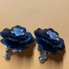 フラワー イヤリング 黒 おしゃれ 可愛い