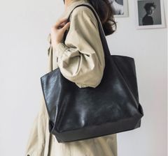 トートバッグ　トート　フェイクレザー　ブラック　黒バッグ　大容量　シンプル　マチ広　通勤通学レザー調 オシャレ 無地 合成皮革 軽量 大容量 シンプルデザイン A4 レディース カジュアル 女性 内ポケット付き お出かけ