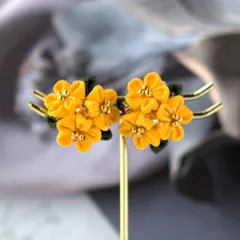 ❁つまみ細工菜の花ピアス ・おとなかわいい和風ピアス❁着物・和装・浴衣・小さなつまみ細工・ハンドメイドピアス・スタットピアス・ハンドメイドアクセサリー
