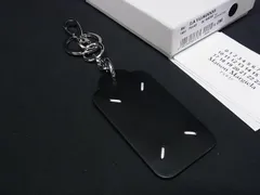 ■新品■未使用■ Maison Margiela メゾン マルジェラ キーホルダー キーリング チャーム レディース ブラック系×ホワイト系 AV8893のサムネイル