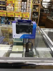 PS4 ワイヤレスコントローラー DualShock 4 ジェットブラック [CUH-ZCT2J] 2020年製　エキスパート藤沢辻堂店