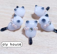 おすわり猫シリーズ　白黒猫首輪@1   5匹セット　レジン　パーツ