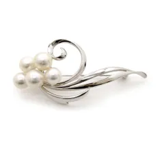【中古 美品】MIKIMOTO ミキモト ブローチ 5粒 パール 真珠 シルバー アクセサリー 銀製 華やか 上品 花 自然 植物 リーフのサムネイル