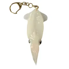 イカSキーホルダー食品サンプル かわいい おもしろ雑貨 誕生日 プレゼント 日本製 お返し 大人気 模型 レプリカ 職人 デザインポケット メンズ レディース 樹脂 キーホルダー キーリング 鍵 車 アクセサリー 海鮮