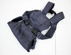 美品 ベビーキャリア ONE KAI Air アンスラサイト スタイ付 抱っこ紐 おんぶ 新生児OK 快適フルメッシュ クリーニング済み A39C090