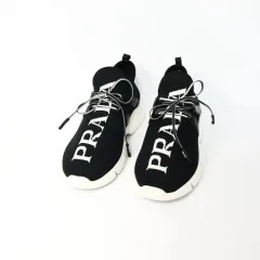 2025年最新】PRADA スニーカーの人気アイテム - メルカリ