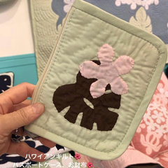 パスポート♡トラベルポーチ♡小物入れ♡LCモン♡ハワイアンキルト