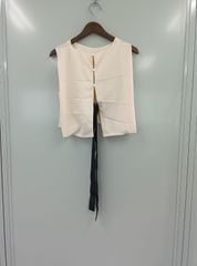 【Qing Hua Qing？】薄ベージュのタンクトップシャツ　ブラックリボン付き