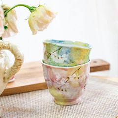 ＊2色＊美濃焼　花がすみ湯呑　ピンク/グリーン　食器うつわ　サクラ　桜　 茶碗  花柄 喫茶店   陶器 和食器 食器 手描き プレゼント 贈り物 ギフト 母の日 敬老の日 誕生日