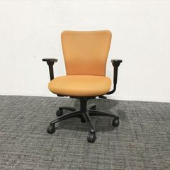 オカムラ カロッツァ ハンガー付 オフィスチェア オレンジ