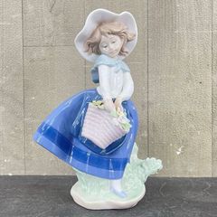 リヤドロ【希少美品】フィギュリン《ゼラニウムを持つ少女》3508