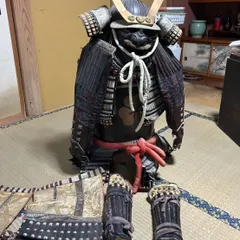 等身大 現代甲冑 鎧 黒胴当世素掛 紺・白・茶　兜無し 鉄黒漆塗切付伊予札紺糸素懸威二枚胴具足／ホームメイト