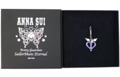 【中古】銀製品・指輪・アクセサリー(キャラクター) ムーンカレイドスコープ ブローチ 「劇場版 美少女戦士セーラームーンEternal×ANNA SUI」