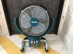 送料無料！【中古動作品】マキタmakita♪14.4-18vコードレス産業扇 CF300DZ♪本体のみ♪扇風機♪アクトツール富山店♪M
