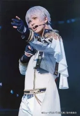 【中古】生写真(男性) 岡宮来夢(鶴丸国永)/ライブフォト・上半身・2部衣裳・キャラクターショット/「ミュージカル『刀剣乱舞』 ～静かの海のパライソ～ 2021」ローソンプリント限定ブロマイド