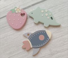 ベビー　歯固め　おもちゃ　くすみカラー