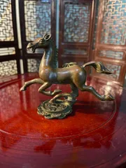 昭和レトロ ブロンズ製 銅製 馬の彫刻 九頭馬 馬九行久 縁起物 開運
