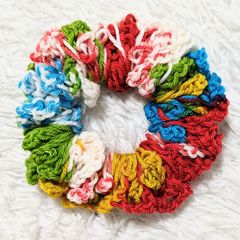 ♡ハンドメイド♡ヘアゴム シュシュ ヘアアクセサリー マーブル毛糸 毛糸 ボリューム 大きい 可愛い １点物 プレゼント マルチカラー ブルー レッド イエロー ホワイト ライトグリーン