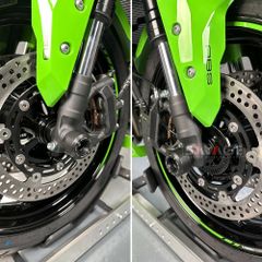 国内在庫有 即納新品 KAWASAKI ZX-25R ZX-4R ZX-4RR フロントアクスルスライダー