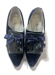 【210853】GINZA Kanematsu 銀座かねまつ  フリンジ　リボン ラメスエード　エナメル切替　ヒール パンプス　23.5　ワイズD  ・ ブラック