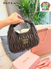 【今日WTO】Miu Miu ミュウミュウ ホーボーシリーズ クラシックなしわ加工羊皮で質感豊かで容量適正-WTO輸入2-MLW32