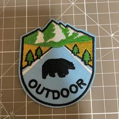 『キャンプ刺繍ワッペン』熊　山　アウトドアのサムネイル