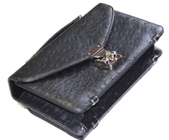 《送料無料＆税込価格》《新品未使用》《数量限定》《特別価格》RED CROW -レッドクロウ-！リアルオーストリッチ型押し加工！背面財布機能付き！大容量収納モデル！男女兼用！ミニセカンドクラッチバッグ　2025O　ブラック