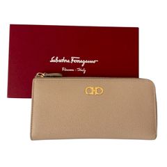 未使用に近い】Ferragamo ファスナー Wガンチーニ ガンチーニ ロゴ 