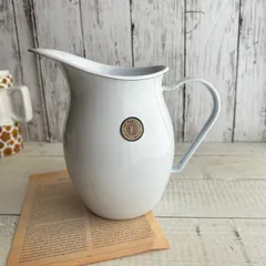 イギリス琺瑯のピッチャー大セージ色花器など