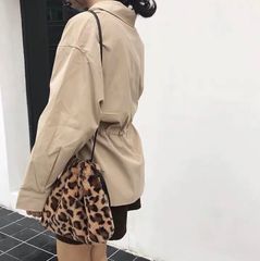 【韓国】 2wayレオパードファー巾着バッグ ショルダーバッグ ハンドバッグ アニマル柄 ヒョウ柄 豹柄 ひょう柄 通勤 通学 BAG 肩掛け バッグ 軽量 軽い 大容量 旅行 買い物 お出掛け サブバッグ バレエコア グランジ サブカル シズニルック y2k