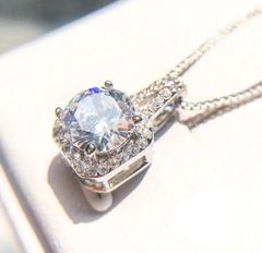 【在庫限り】　スクエア　ネックレス　ジルコニア