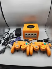 【通電確認済み】ニンテンドーゲームキューブ 本体＆純正コントローラー2台 オレンジ セット D端子ケーブル付き