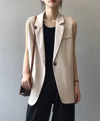 【タグ付新品未使用】[seu24ht1002ベージュ] きれいめハーフ丈のテーラードジレ